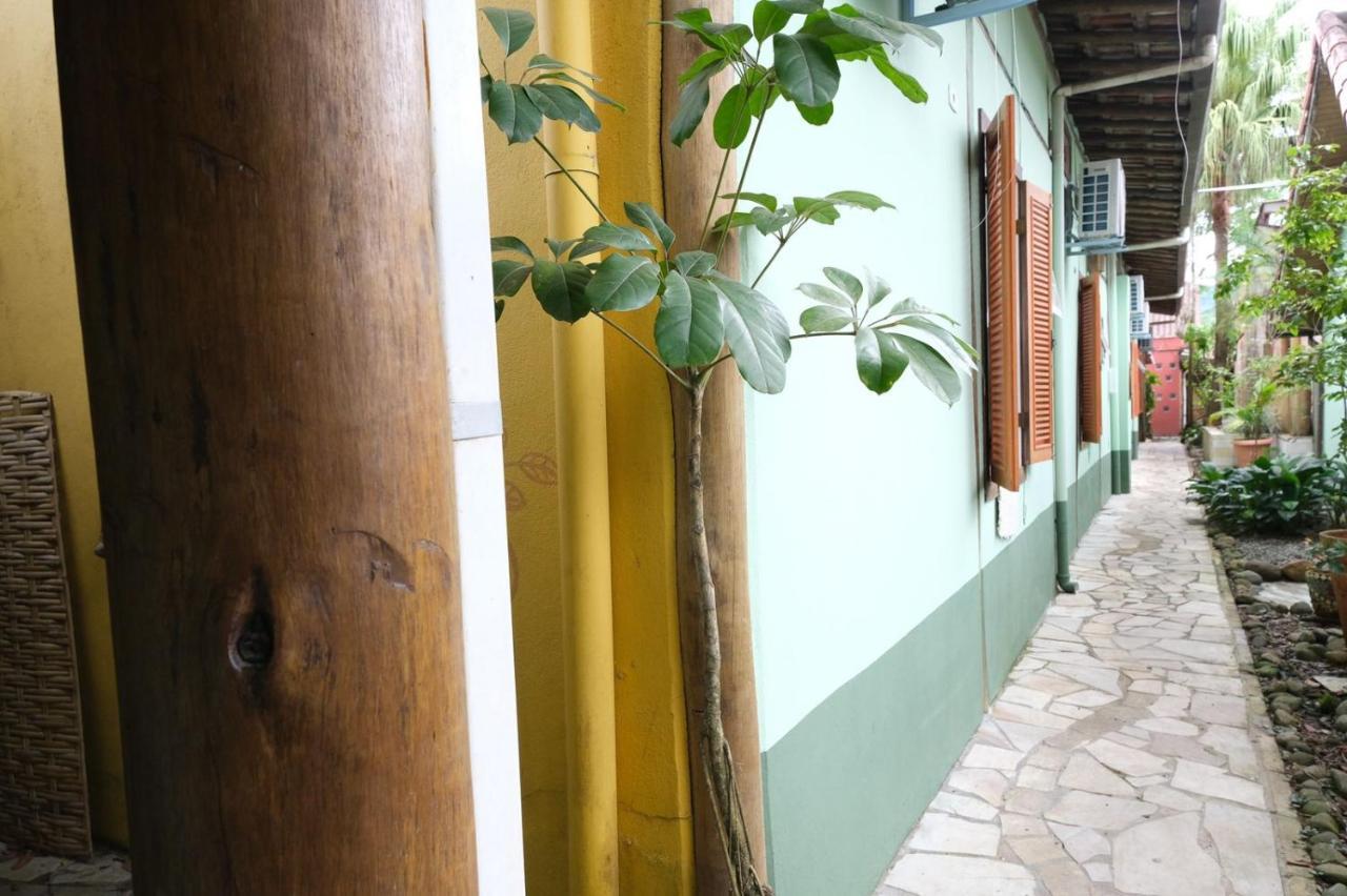 Velinn Pousada Gaia Gardens Araquari Exterior foto
